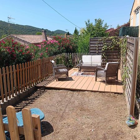 Loue maison de village à Hyères/ les Borrels Extérieur photo